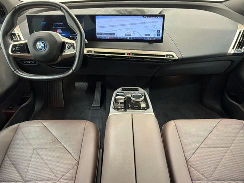Used 2024 BMW iX xDrive50 w/ Sport Package AWD/4WD image 15