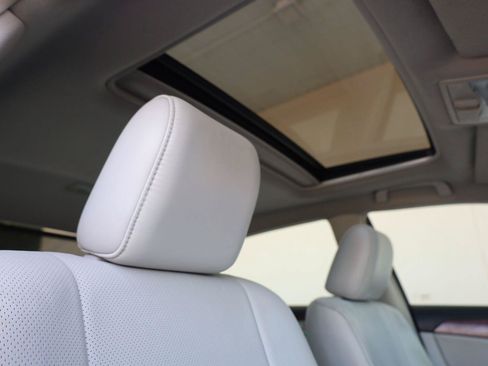 Used 2011 Toyota Avalon Limited FWD image 32
