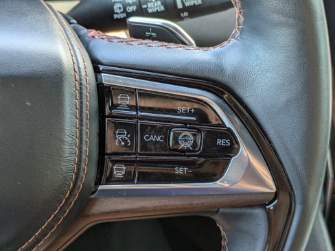 Used 2022 Jeep Grand Cherokee Summit w/ Advanced Protech Group IV AWD/4WD image 26