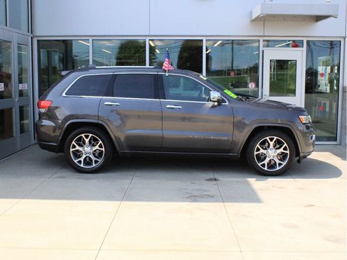 Used 2021 Jeep Grand Cherokee Overland AWD/4WD image 4
