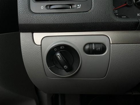 Used 2009 Volkswagen Rabbit S image 21