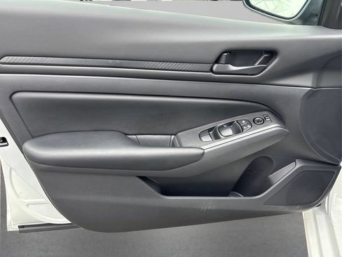 Used 2025 Nissan Altima 2.5 S FWD image 23