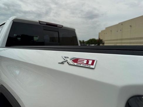 Used 2021 GMC Sierra 1500 SLT AWD/4WD image 31