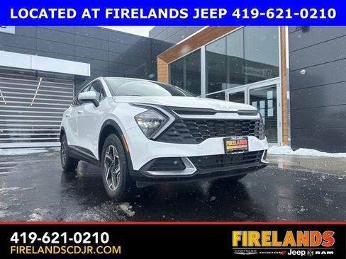 Used 2023 Kia Sportage LX image 1