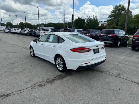 Used 2019 Ford Fusion SE FWD image 5