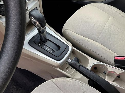 Used 2017 Ford Fiesta SE image 17