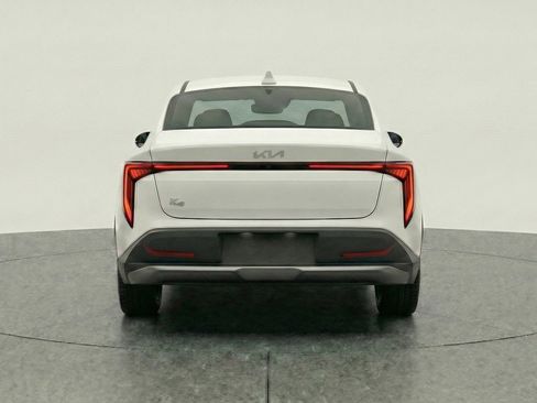 Used 2025 Kia K4 LXS image 7