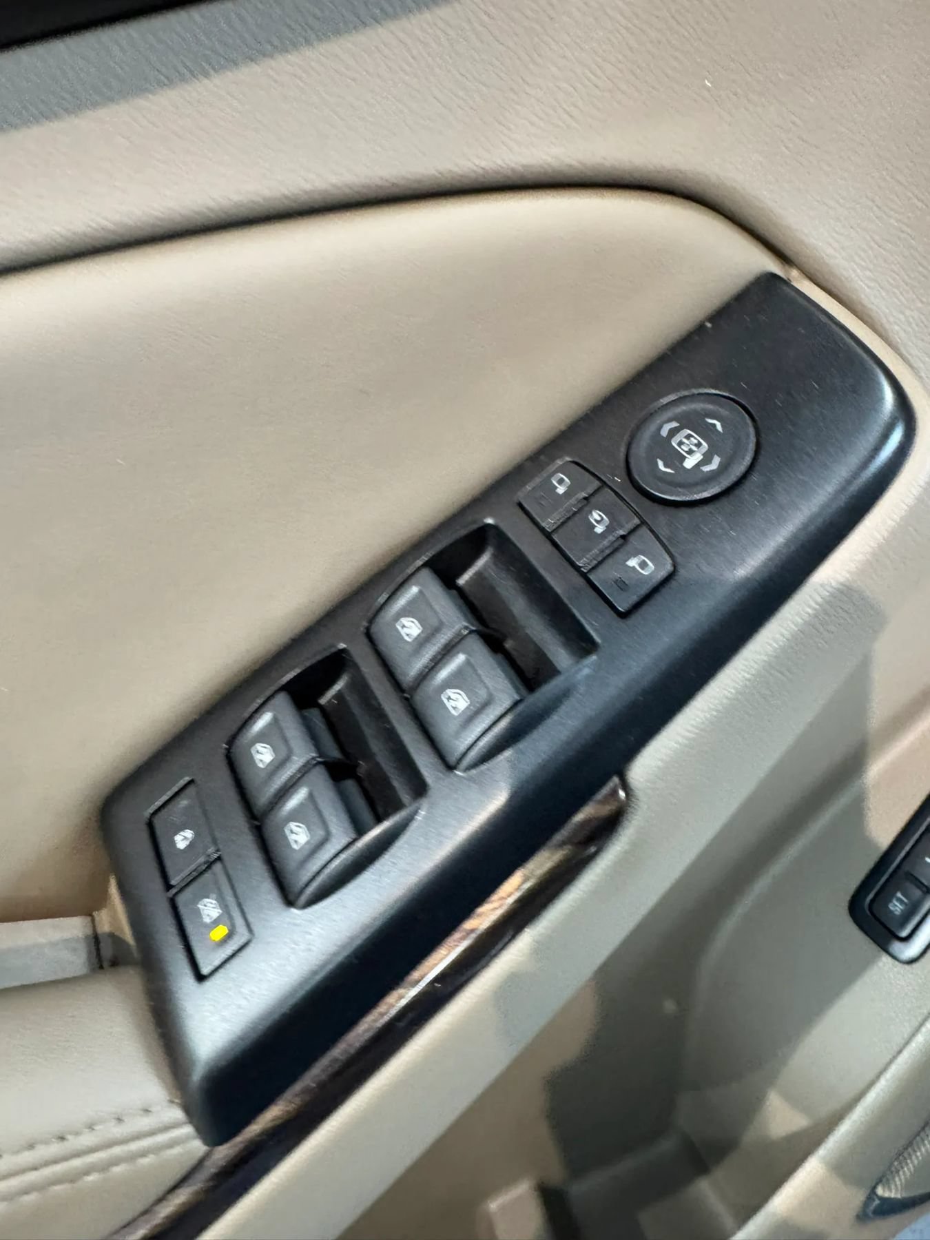 Used 2017 GMC Yukon SLT AWD/4WD image 14