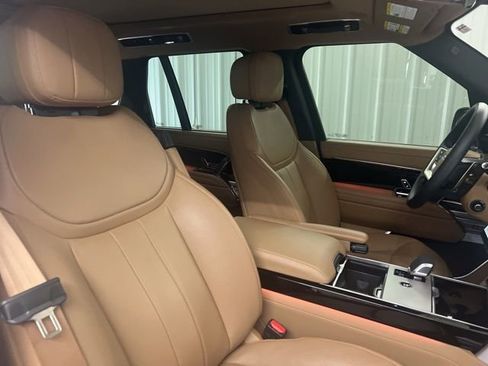 Used 2025 Land Rover Range Rover SE image 24