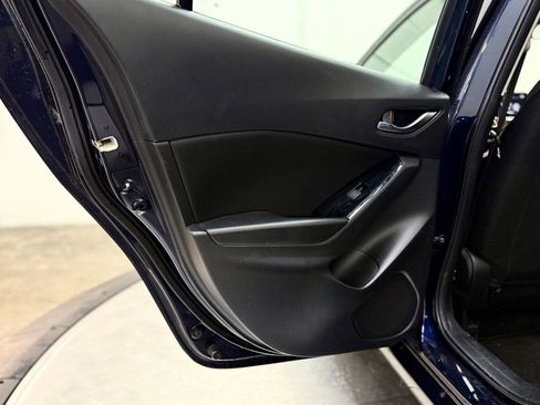 Used 2018 MAZDA MAZDA3 Sport image 14