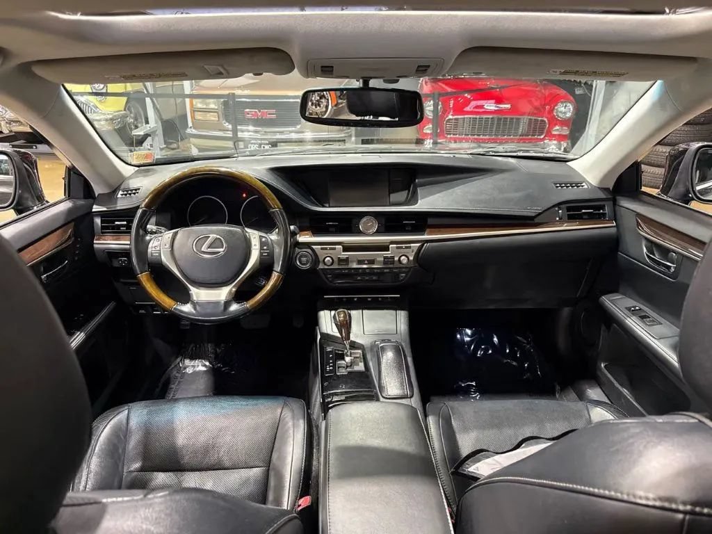 Used 2013 Lexus ES 350 w/ Luxury Pkg FWD image 15