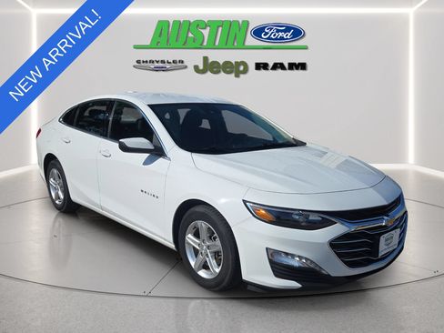 Used 2024 Chevrolet Malibu LT FWD image 3