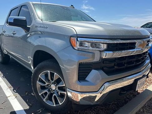 Used 2024 Chevrolet Silverado 1500 LT AWD/4WD image 2