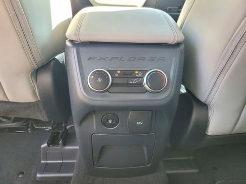 Certified 2025 Ford Explorer Active w/ Active Comfort Package image 15