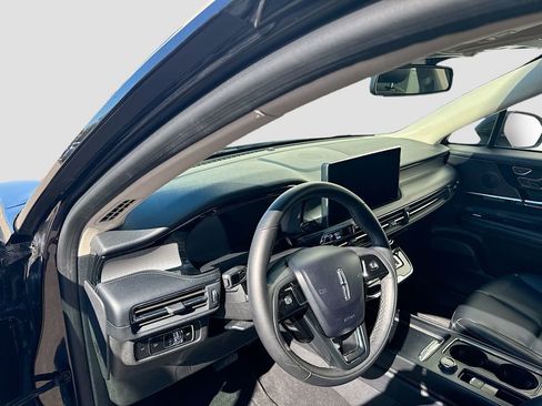 Used 2023 Lincoln Corsair AWD image 11