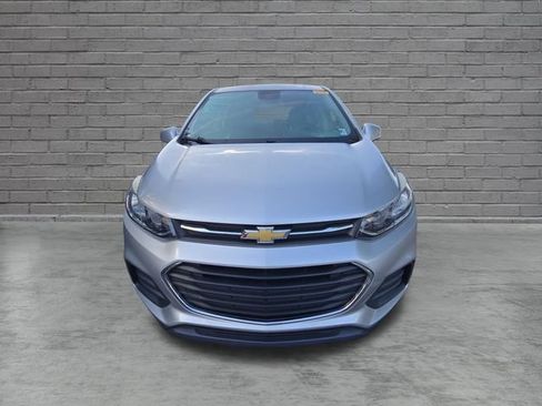 Used 2018 Chevrolet Trax LS FWD image 2