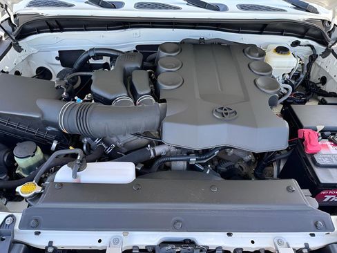Used 2013 Toyota FJ Cruiser 4WD w/ Convenience Pkg image 9