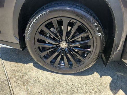 Certified 2024 Toyota Highlander XSE FWD image 33
