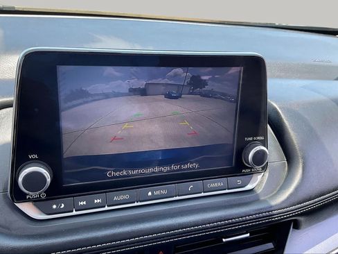 Used 2024 Nissan Rogue SV FWD image 23