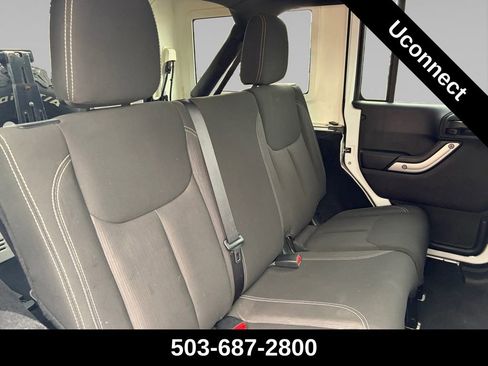 Used 2015 Jeep Wrangler Unlimited Rubicon AWD/4WD image 17
