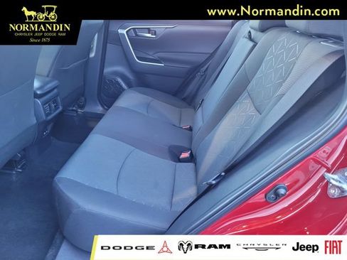 Used 2025 Toyota RAV4 XLE FWD image 18