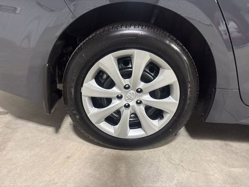 Used 2025 Toyota Corolla LE image 27
