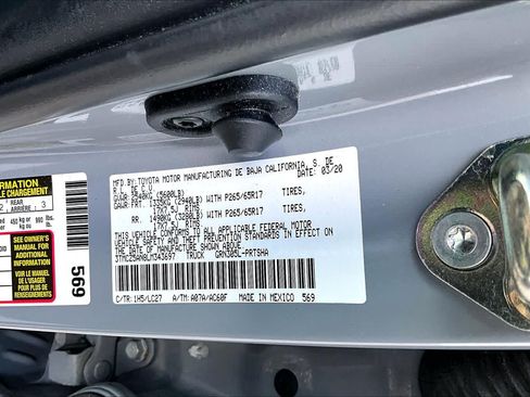 Used 2020 Toyota Tacoma TRD Sport w/ TRD Premium Sport Package AWD/4WD image 33