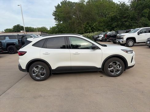 Used 2026 Ford Escape ST-Line w/ Cold Weather Package AWD/4WD image 6