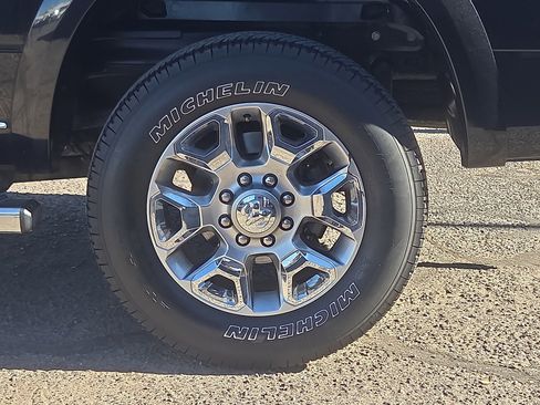 Used 2017 RAM 2500 Limited image 5