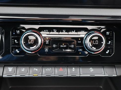 Used 2026 GMC Sierra 3500 AT4 w/ AT4 Premium Plus Package image 11