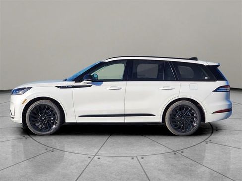 New 2026 Lincoln Aviator Reserve image 9