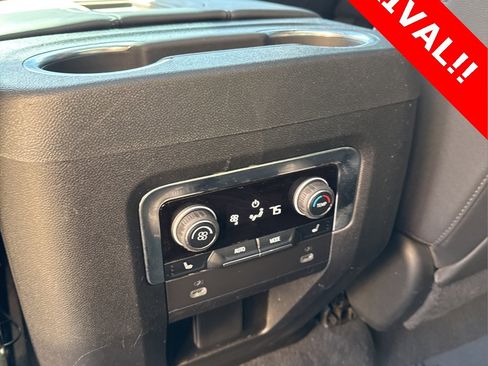 Used 2024 Chevrolet Suburban Z71 w/ Luxury Package image 11