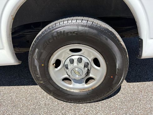 Used 2020 Chevrolet Express 2500 w/ Driver Convenience Package image 30