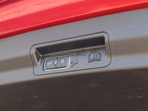 Used 2023 Ford Explorer XLT image 48