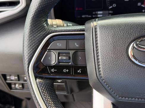 Used 2024 Toyota Sequoia Platinum AWD/4WD image 19