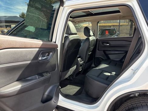 Used 2023 Nissan Rogue SL image 24