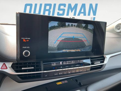 Used 2025 Toyota Sienna XLE w/ XLE Plus Package AWD/4WD image 20