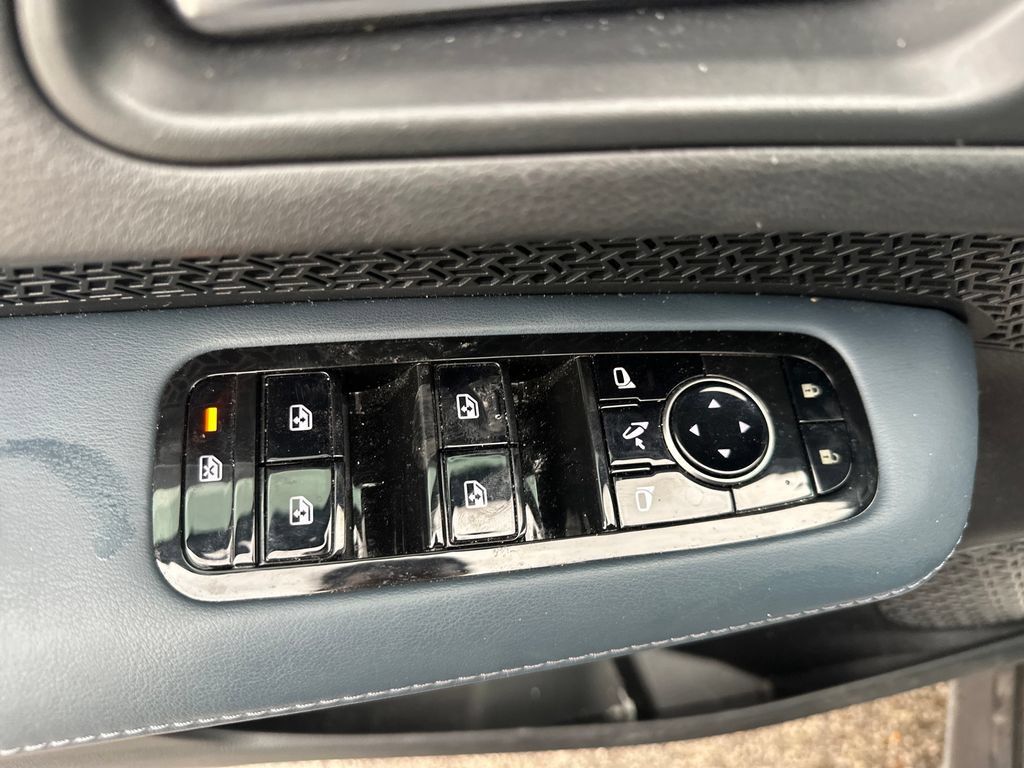 Used 2024 Nissan Ariya AWD image 42