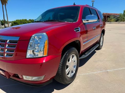 Used 2013 Cadillac Escalade AWD image 10