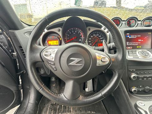 Used 2016 Nissan 370Z Touring Sport image 13