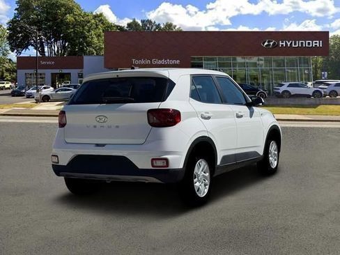 New 2026 Hyundai Venue SE FWD image 7