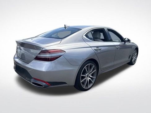 Used 2024 Genesis G70 2.5T RWD image 7