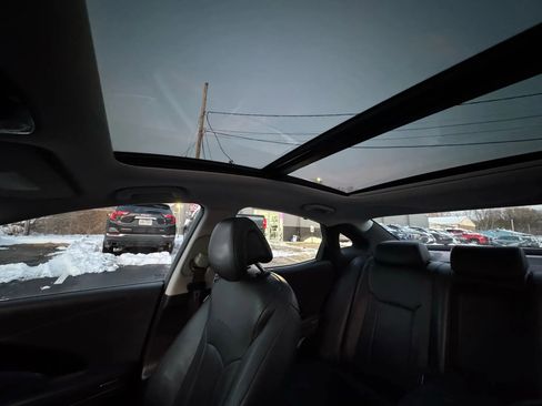 Used 2013 Hyundai Azera w/ Technology Pkg image 25