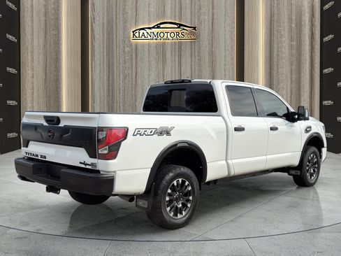 Used 2021 Nissan Titan PRO-4X w/ Pro-4x Convenience Package image 7