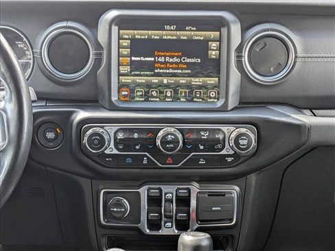 Used 2022 Jeep Wrangler Unlimited Sahara w/ Cold Weather Group AWD/4WD image 15