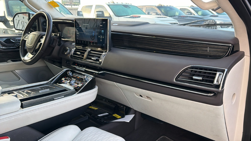 Used 2022 Lincoln Navigator Black Label AWD/4WD image 33