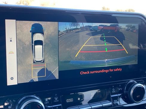 Used 2024 Toyota Highlander Platinum image 23