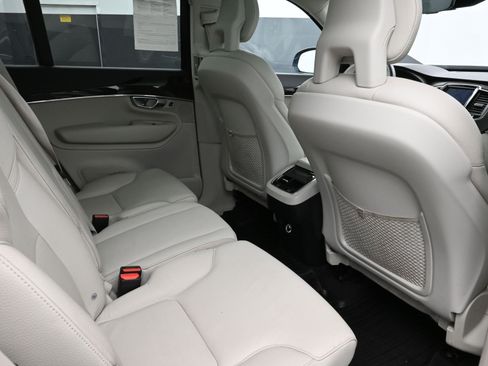 Used 2018 Volvo XC90 T6 Momentum w/ Convenience Package image 23