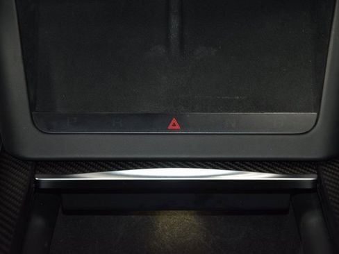 Used 2021 Tesla Model S Plaid image 32