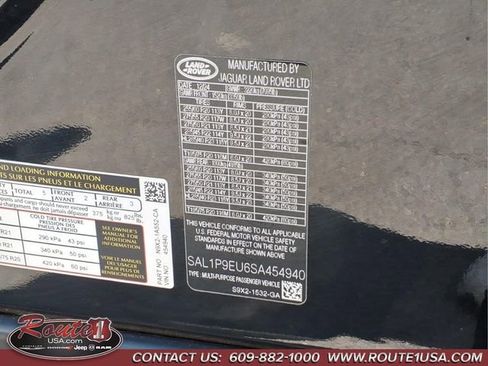 Used 2025 Land Rover Range Rover Sport SE AWD/4WD image 31